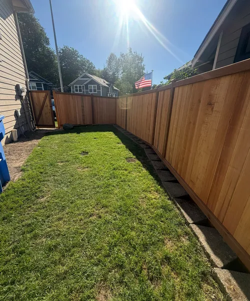 140 ft privacy cedar fence state style in Puyallup 